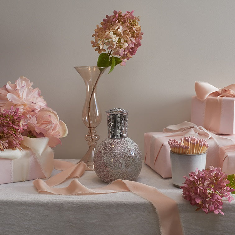 Ashleigh & Burwood Geurlamp/Luchtreiniger - Frosted Bloom parelmoer/roze
