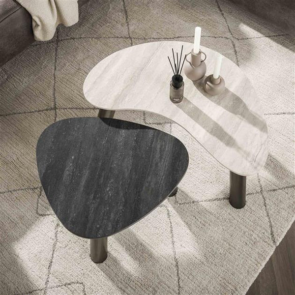 Salontafel Twin organisch set van 2 / 3D keramiek travertin zwart/grijs (Magazijn sale)