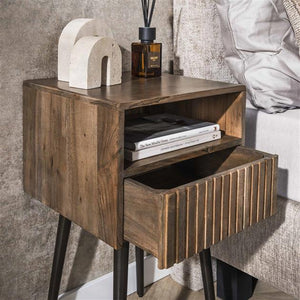 Nachtkastje Carve 1 lade  / Massief acacia drift brown