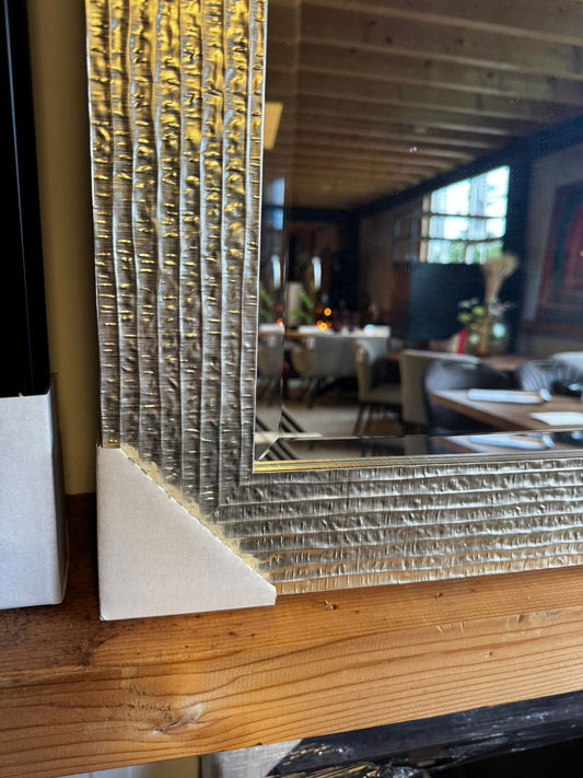 Luxe spiegel Gouden lijst reliëf 86x140 cm facet geslepen  (magazijn opruiming)