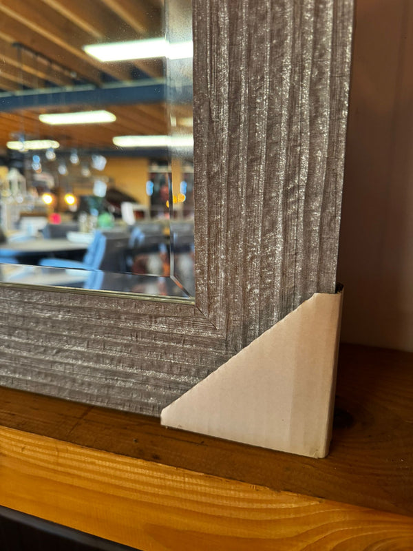 Luxe spiegel Zilveren lijst reliëf 86x140 cm facet geslepen  (magazijn opruiming)
