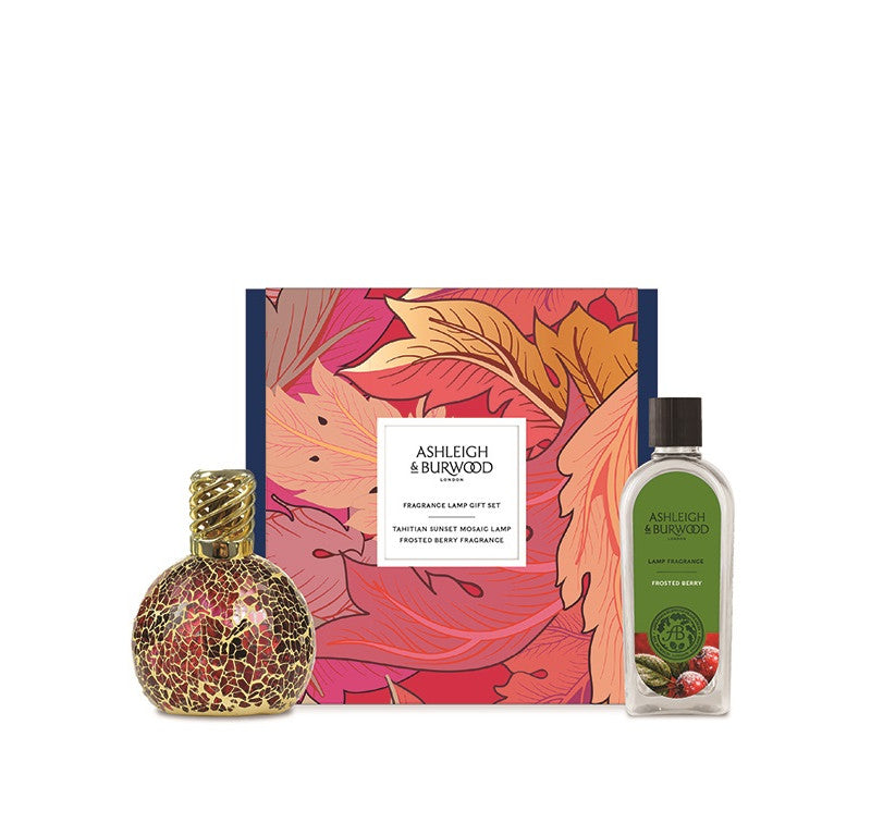 Ashleigh & Burwood Cadeauset  Geurlamp rood + Frosted Berry geurolie (NIEUW)