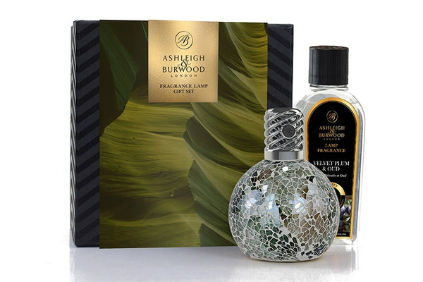 Ashleigh & Burwood Cadeauset Geurlamp + Velvet Plum & Oud  geurolie