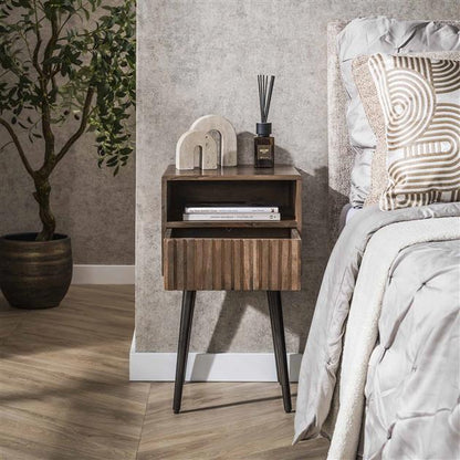 Nachtkastje Carve 1 lade  / Massief acacia drift brown
