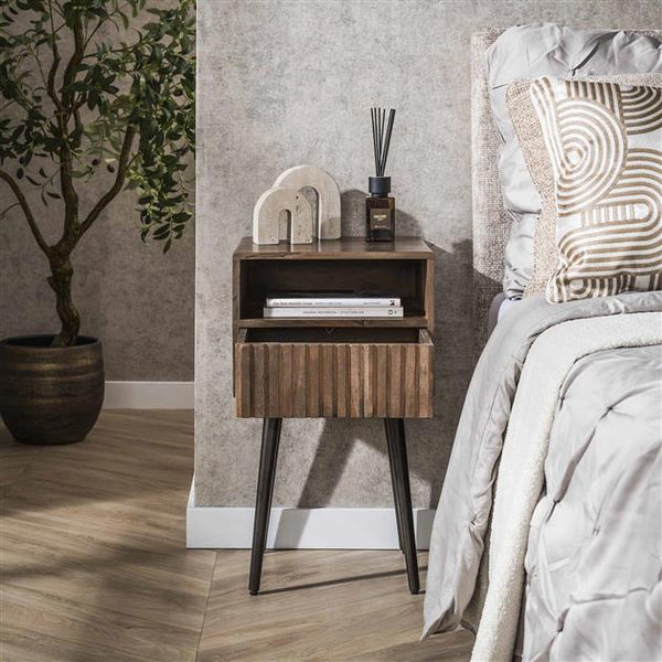 Nachtkastje Carve 1 lade  / Massief acacia drift brown