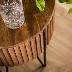 Nachtkastje 1L tweak rond / Massief mango zandkleur (magazijn sale)