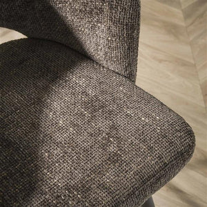 Eetkamerstoel met armleuning salon.  Tissee cargo  stof bruin