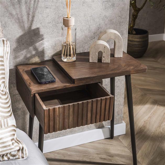 Nachtkastje Carve 1 lade  / Massief acacia drift brown (rechts) (Magazijn sale)