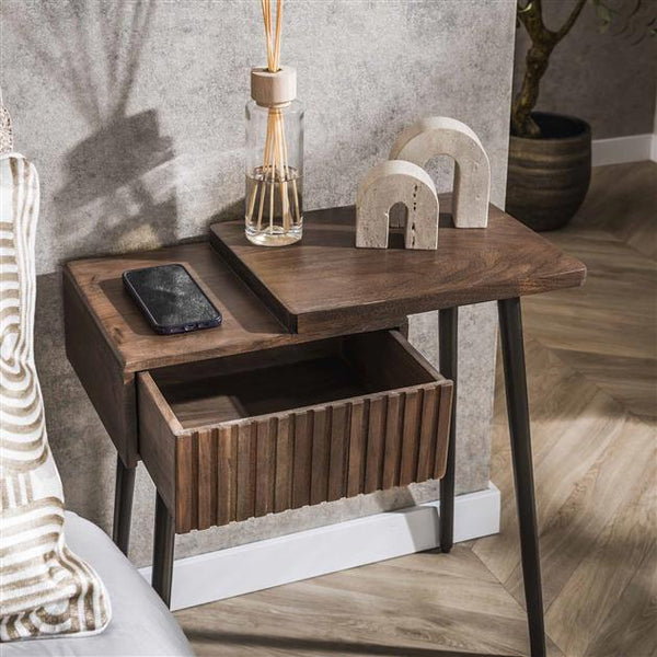 Nachtkastje Carve 1 lade  / Massief acacia drift brown (rechts)