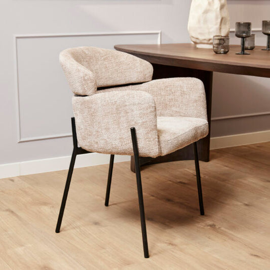 Eetkamerstoel Otis met armleuning op poten - Beige stof (Magazijn sale)
