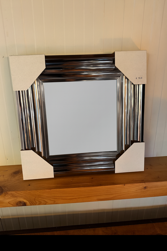 Luxe spiegel Zilveren lijst 45x45 cm facet geslepen  (magazijn opruiming)