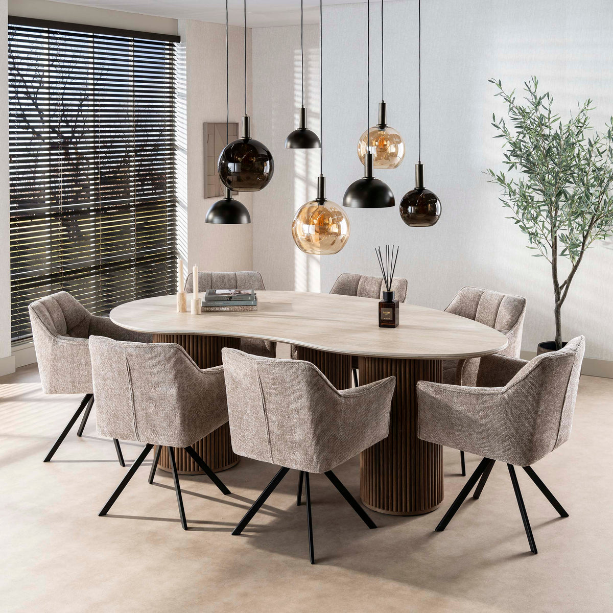 Eettafel Romano niervormig 215x122 cm / 3D keramiek travertin