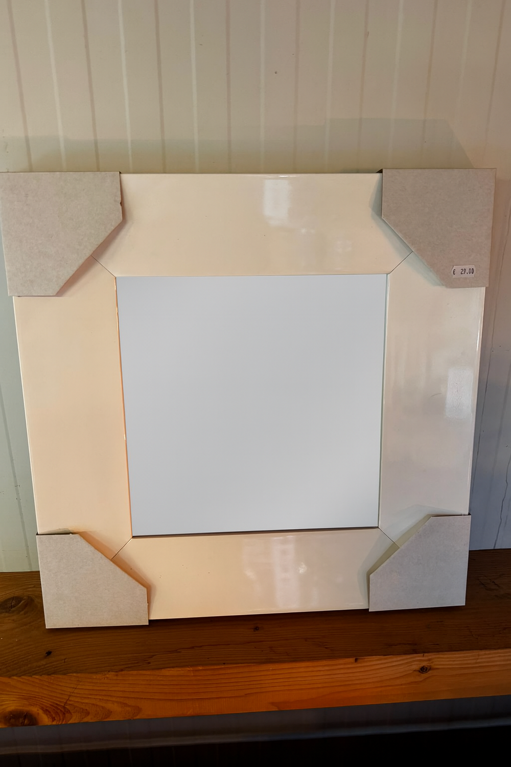 Luxe spiegel Witte lijst 48x48 cm facet geslepen  (magazijn opruiming)