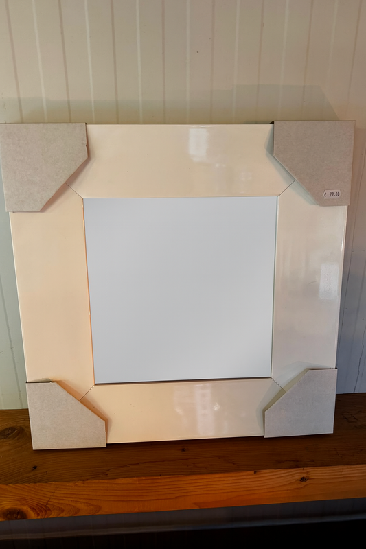 Luxe spiegel Witte lijst 48x48 cm facet geslepen  (magazijn opruiming)