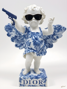 Glasschilderij Dior Angel with gun 60x80 cm
