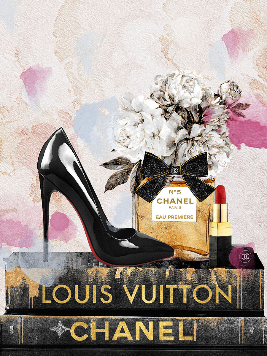 Glasschilderij Zwarte hak op fashion boeken goudfolie 60x80 cm