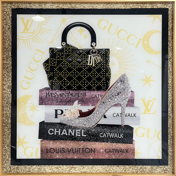 Glasschilderij Tas op fashion boeken met kristallen en lijst 80x80 cm (NIEUW)