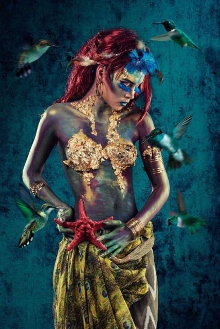 Glasschilderij vrouw/ kolibries 80x120 cm