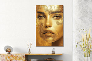 Glasschilderij Gouden vrouw close-up  80x120 cm (Magazijn sale)