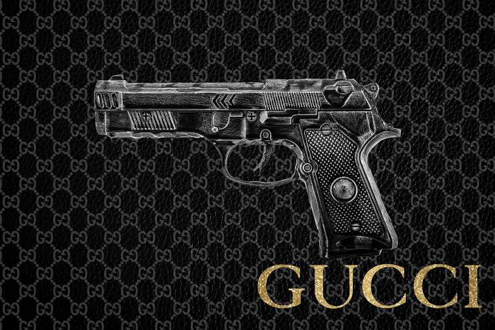 Glasschilderij Gucci/Gun 120x80cm (Limited)