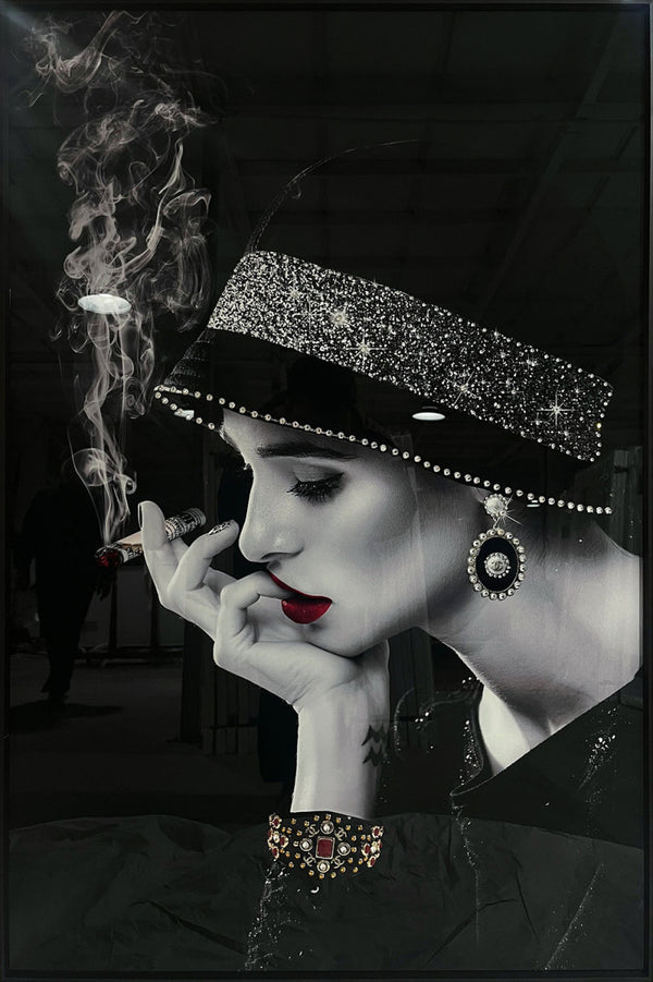 Glasschilderij Rokende vrouw met kristallen en lijst 80x120 cm (NIEUW)