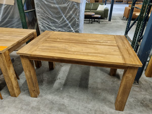 Eettafel teakhout robuust 140x90 cm met koplat (magazijn opruiming)