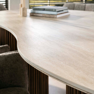 Eettafel Romano niervormig 215x122 cm / 3D keramiek travertin
