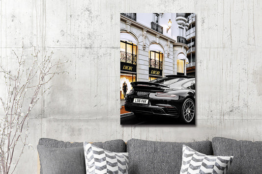 Glasschilderij  Luxe auto voor fashion winkel 80x120 cm