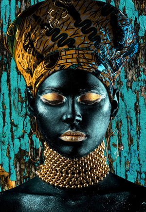 Glasschilderij Vrouw met gouden hoofddoek 110x160cm