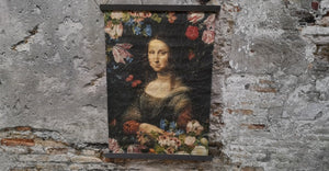 Muse Mona Lisa  op perkament canvas 60x83 cm