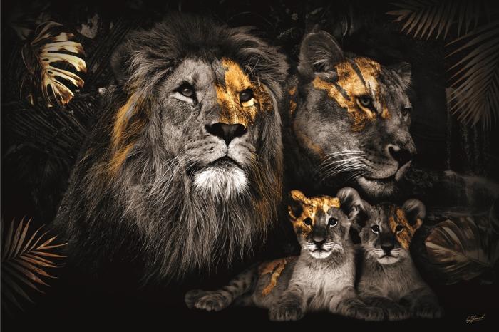 Glasschilderij leeuw & leeuwin + twee welpjes goud - 120x80 cm