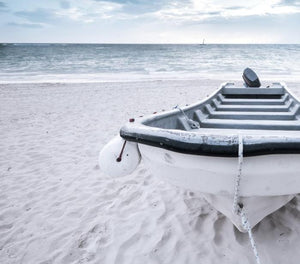 Canvas schilderij boot op strand 50x50 cm